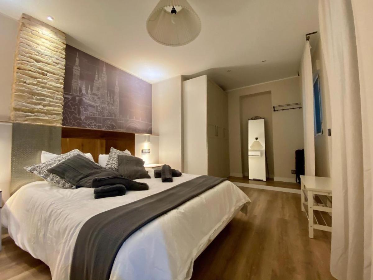 Apartamenticos Studio 39 Zaragoza Bagian luar foto